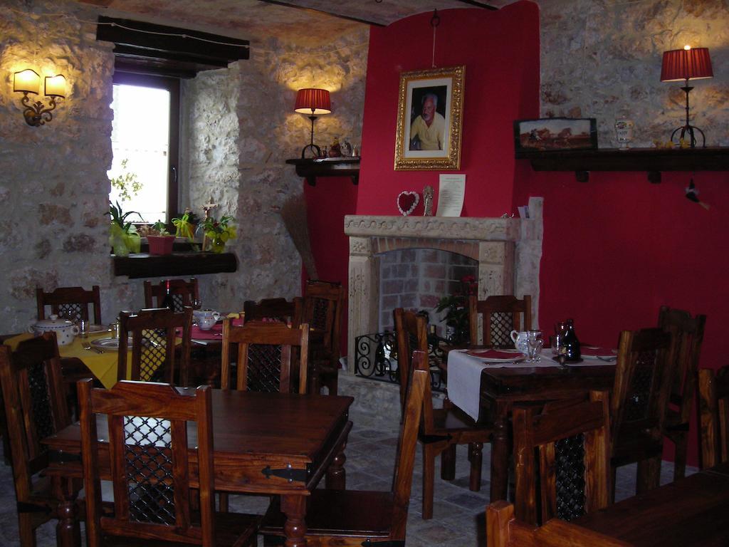 La Locanda Delle Streghe - Relais Ristorante Hotel Castel del Monte  Exterior photo